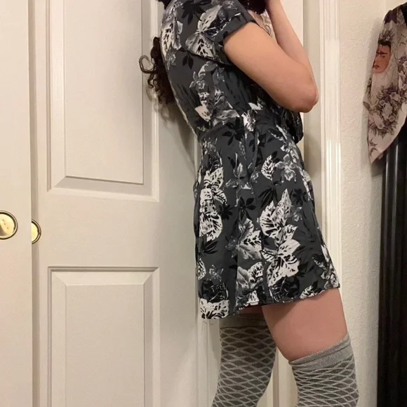 Free people gray plant print tie front minidress/ tunic🌿 - Picture 2 of 4